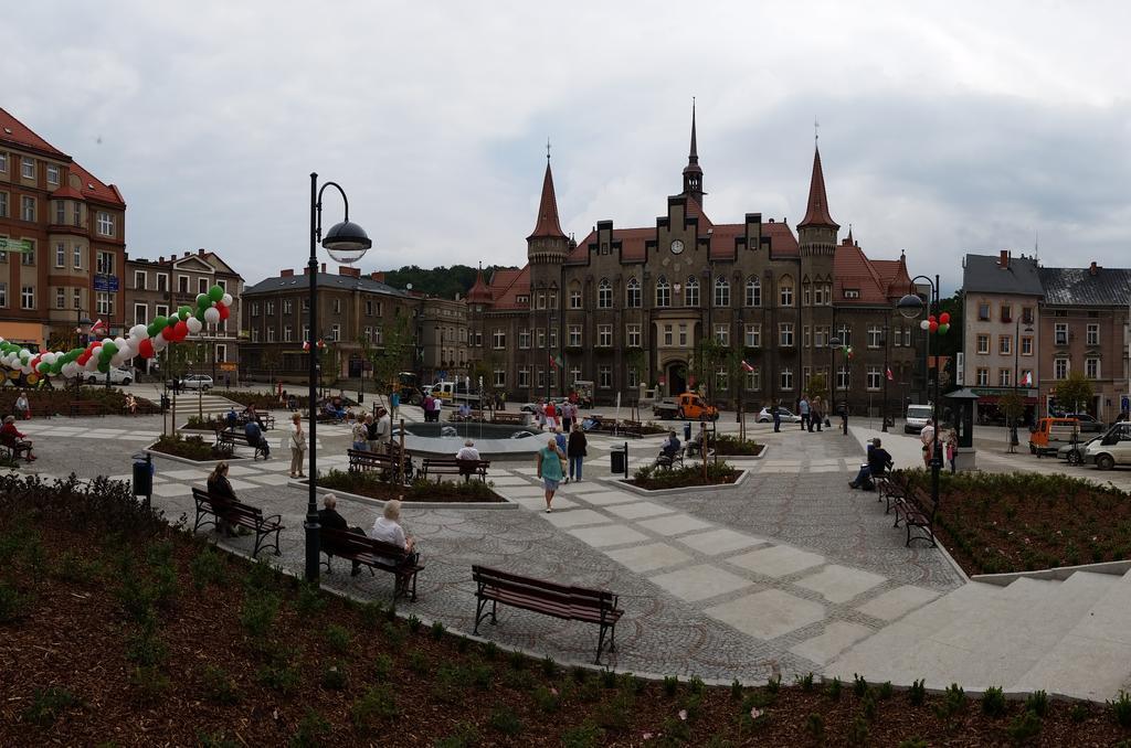 Guest House Wanda Валбжих Екстер'єр фото