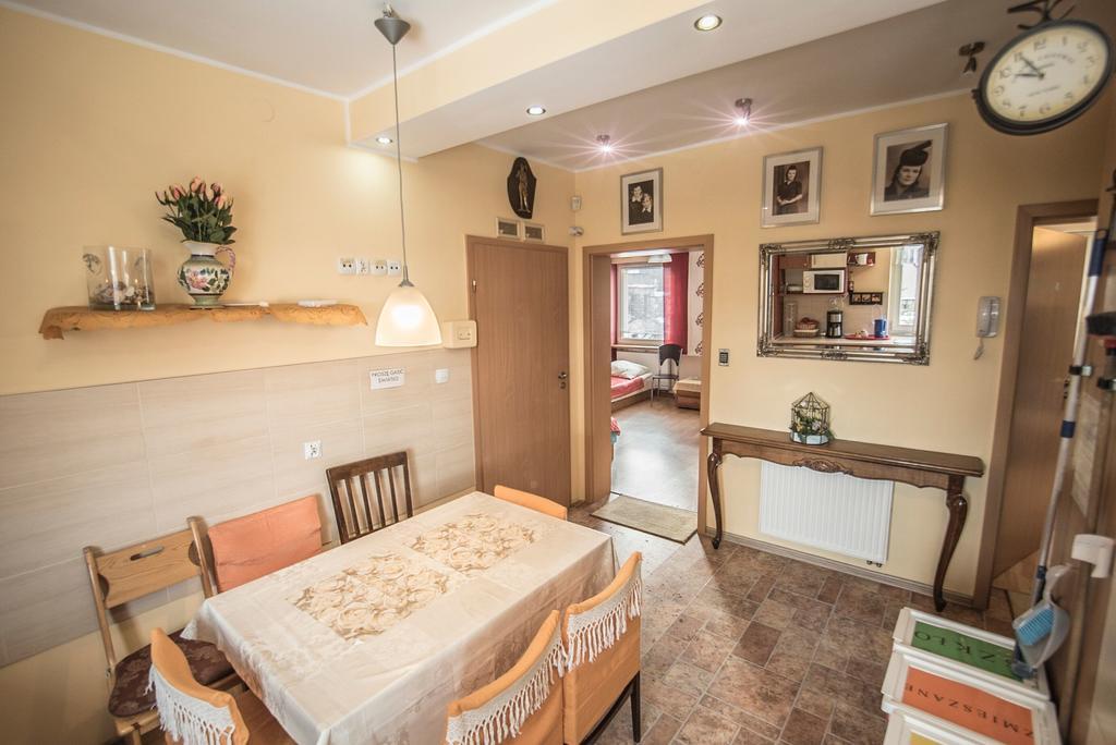 Guest House Wanda Валбжих Екстер'єр фото