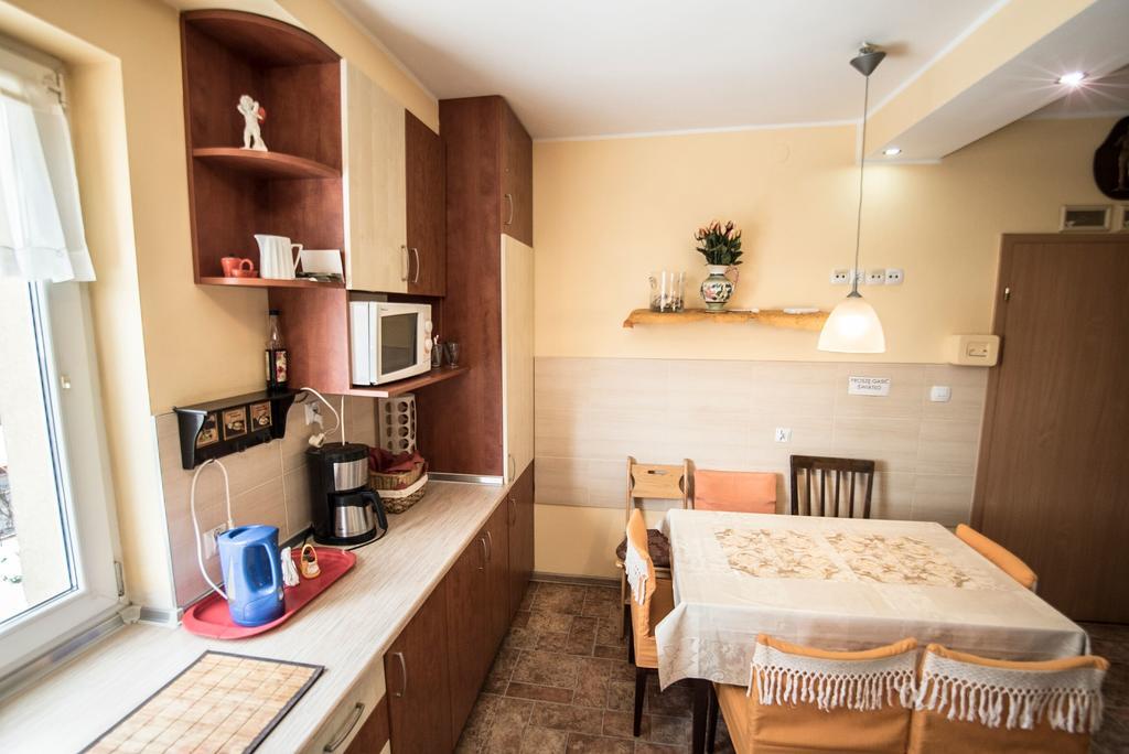 Guest House Wanda Валбжих Екстер'єр фото
